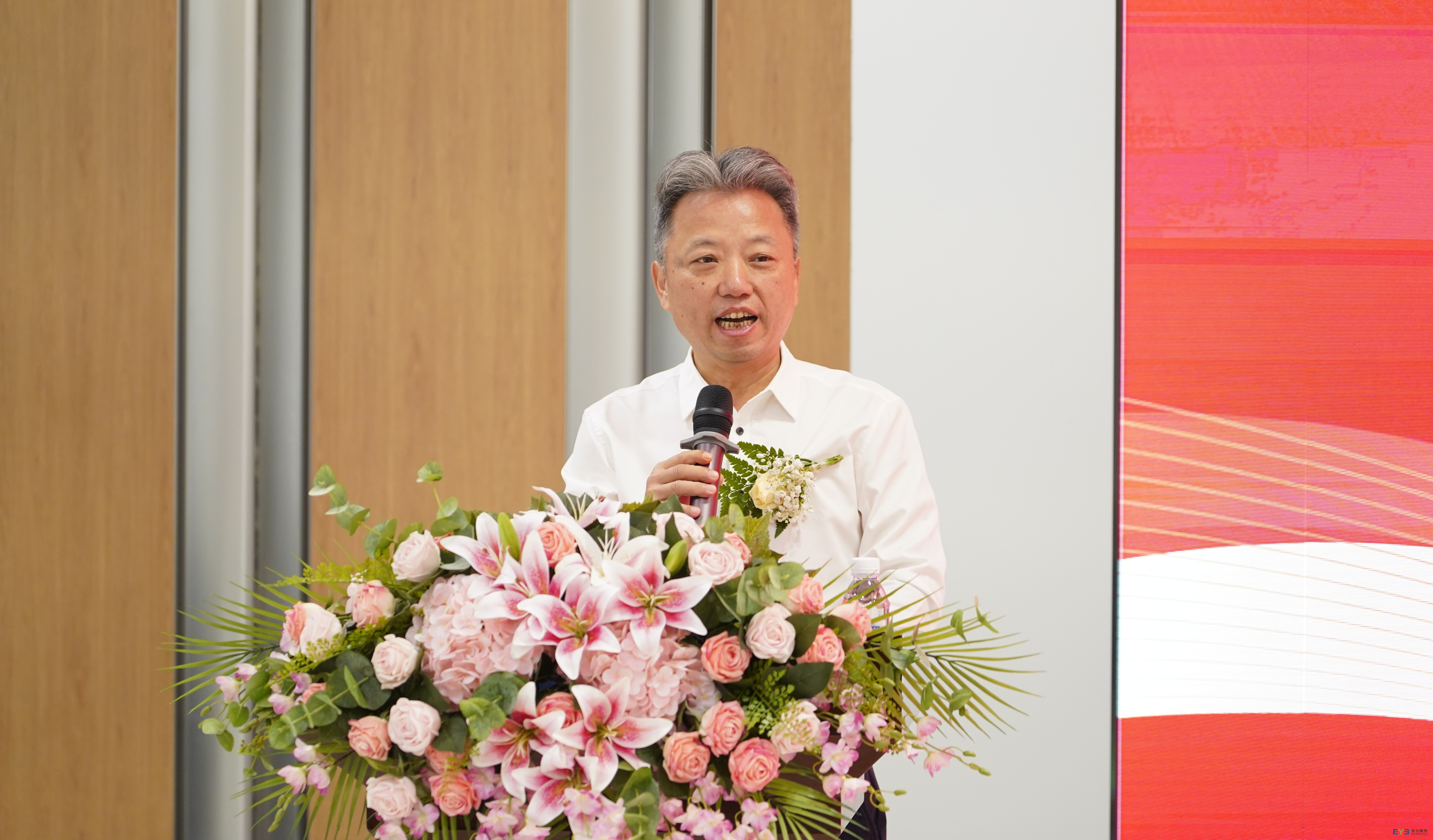 爱尔眼科党委书记、爱尔医疗集团总裁张跃文致辞_看图王